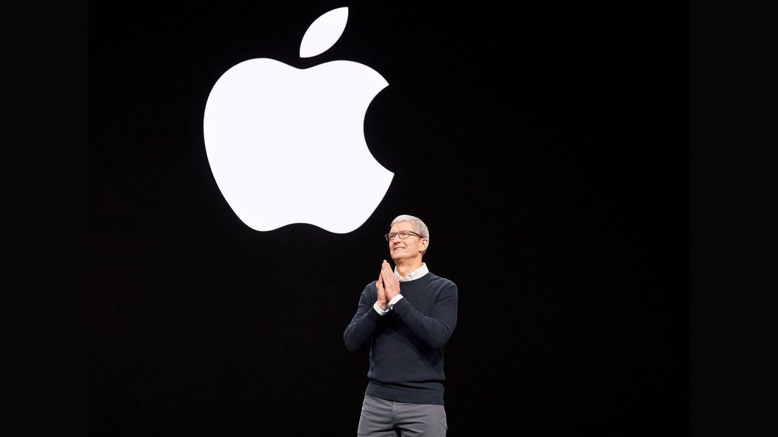 Apple picked an engineer to run the company right when everyone else is picking AI talkers